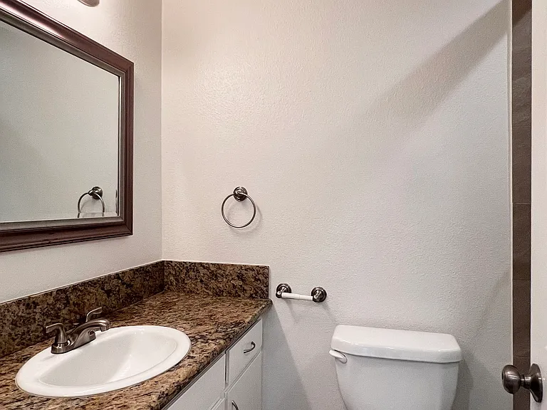 1350 N Cambridge St #14 — Photo 13