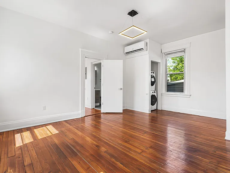 150 E Clifton Ave — Photo 9