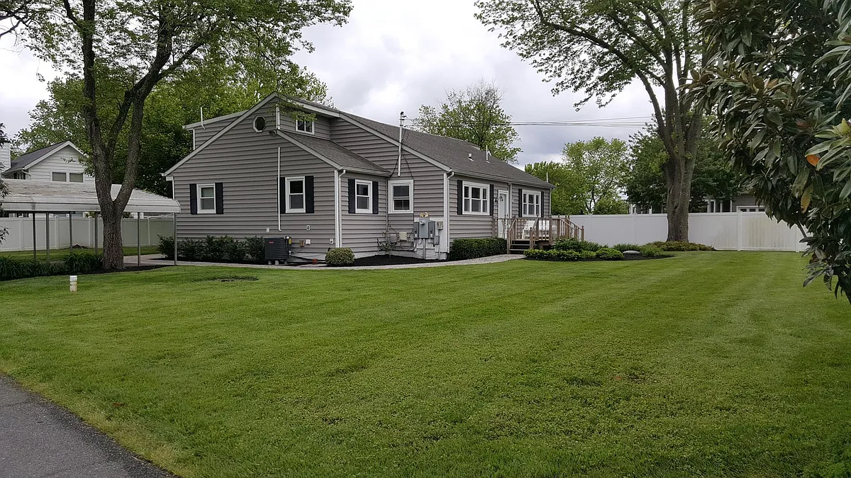 Large yard partially fenced - 1407 Central Ave E
