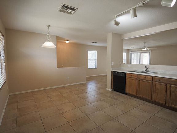 5th image of 317 E Atlas Cedar Pl