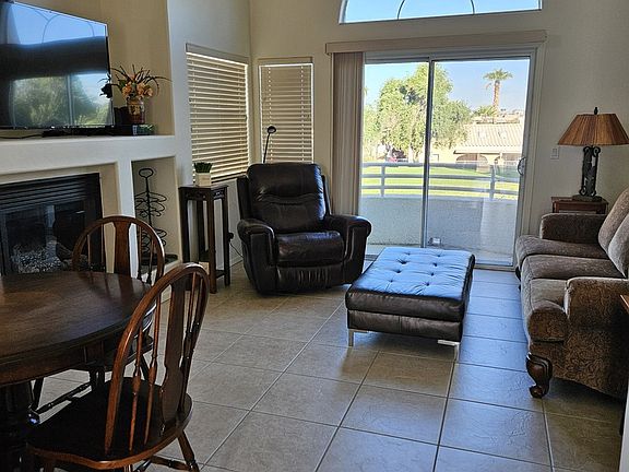 5th image of 420 Acoma Blvd S Unit 11