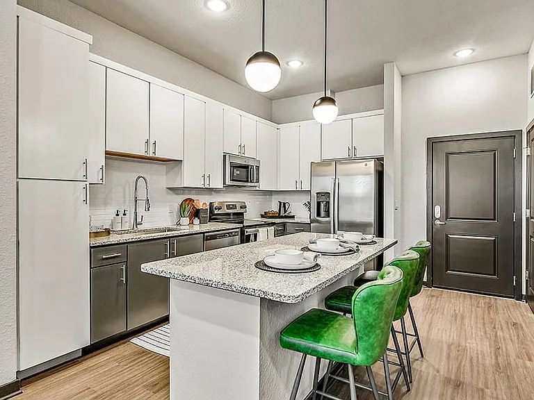 Cortland Santos Flats — Photo 1