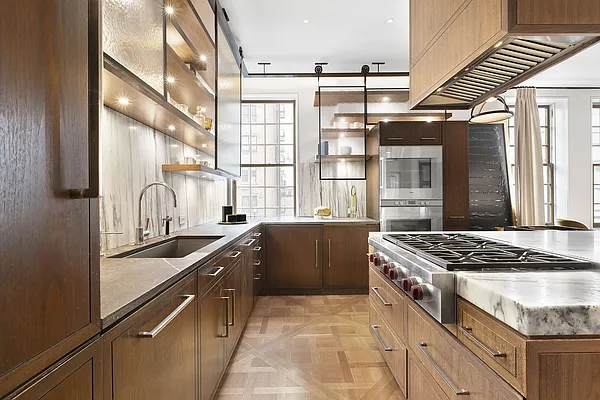 Sold by Compass | media 21