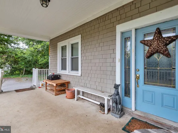 8935 Fairground Rd, Bel Alton, MD 20611