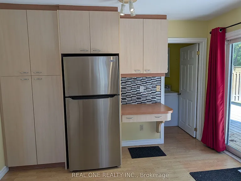 157 Bessborough Dr — Photo 25
