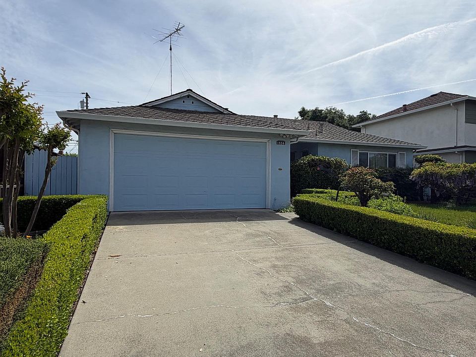 2nd image of 1556 Santa Monica Ave