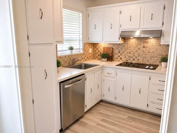 4th image of 609 S State Road 7 APT 2D