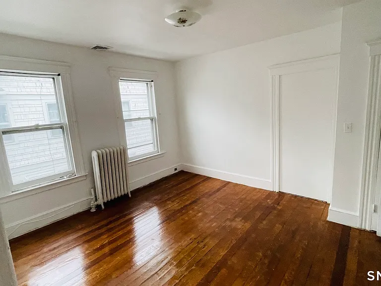 58 E Pearl St — Photo 11