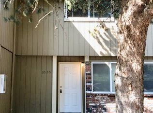 2555 SE Courtney Rd, Portland, OR 97222