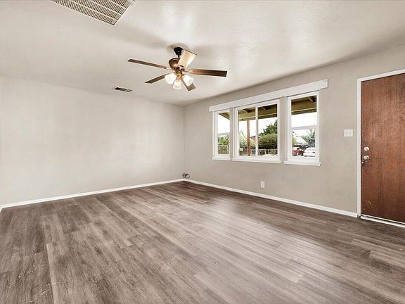 3rd image of 238 W Houston Avenue