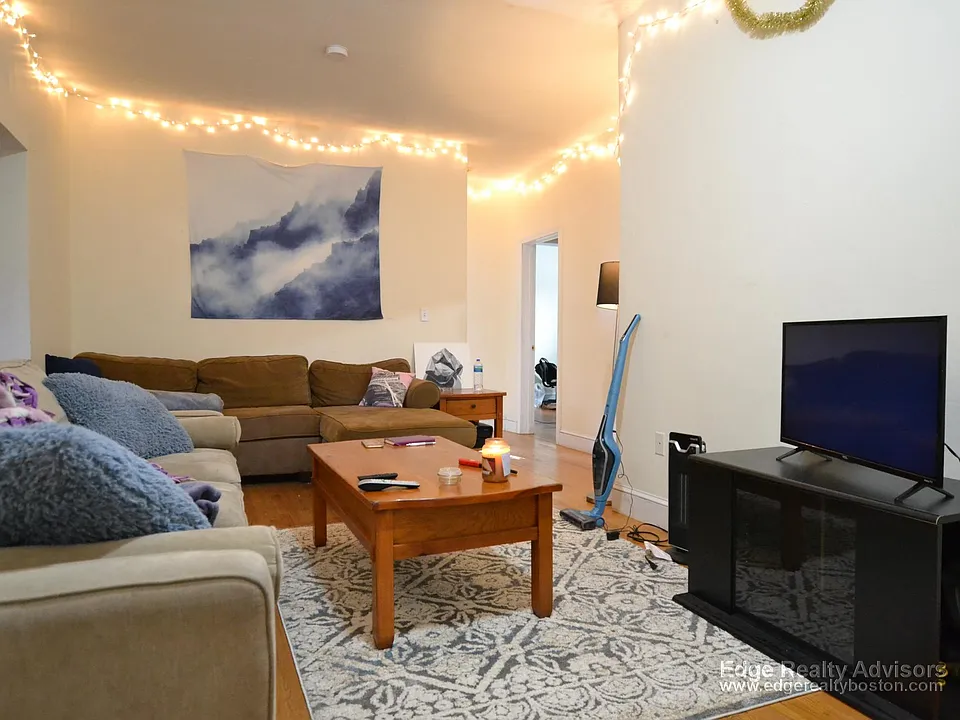 316 Saint Paul St #3