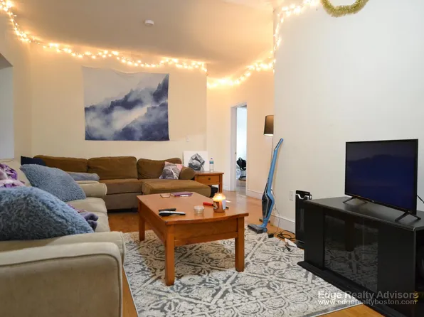 316 Saint Paul St, Brookline, MA