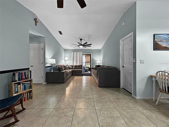 5th image of 136 Paul Revere Rd