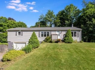 14 Orchard St W, Califon, NJ 07830