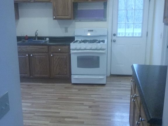 3rd image of 115 South St