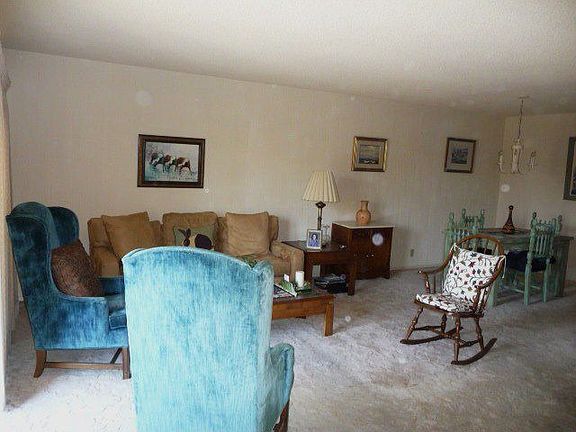 3rd image of 252 Shadow Mountain Dr APT A9