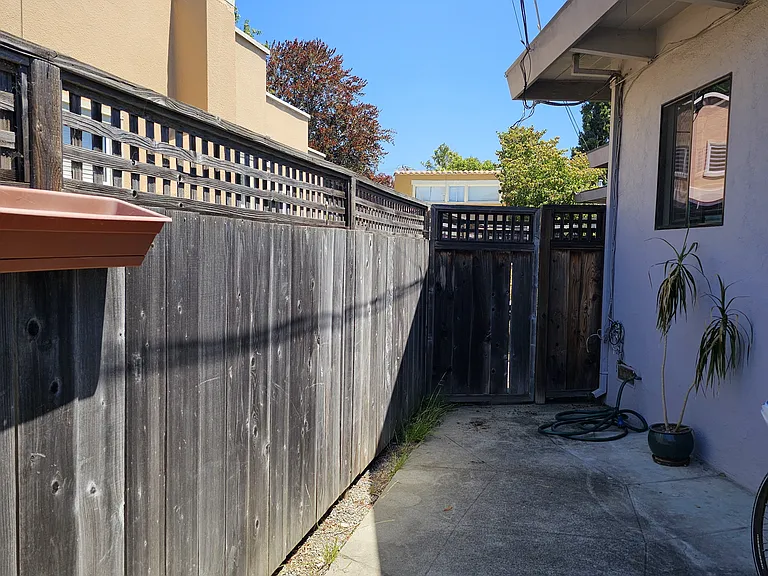 416 Ocean View Ave #A — Photo 14
