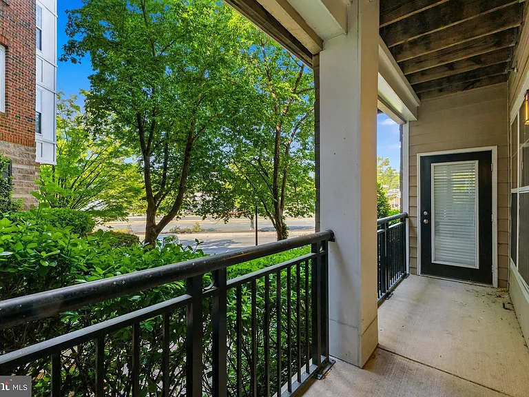 501 Hungerford Dr #144 — Photo 39