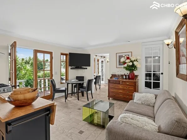 8298 Presson Pl, West Hollywood, CA 90069