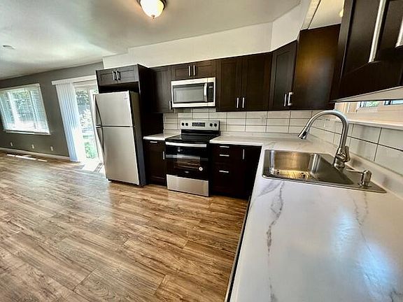 3rd image of 15190 Leonard Rd