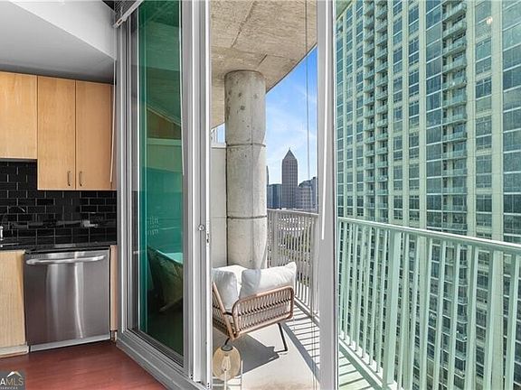 5th image of 361 17th St #2115
