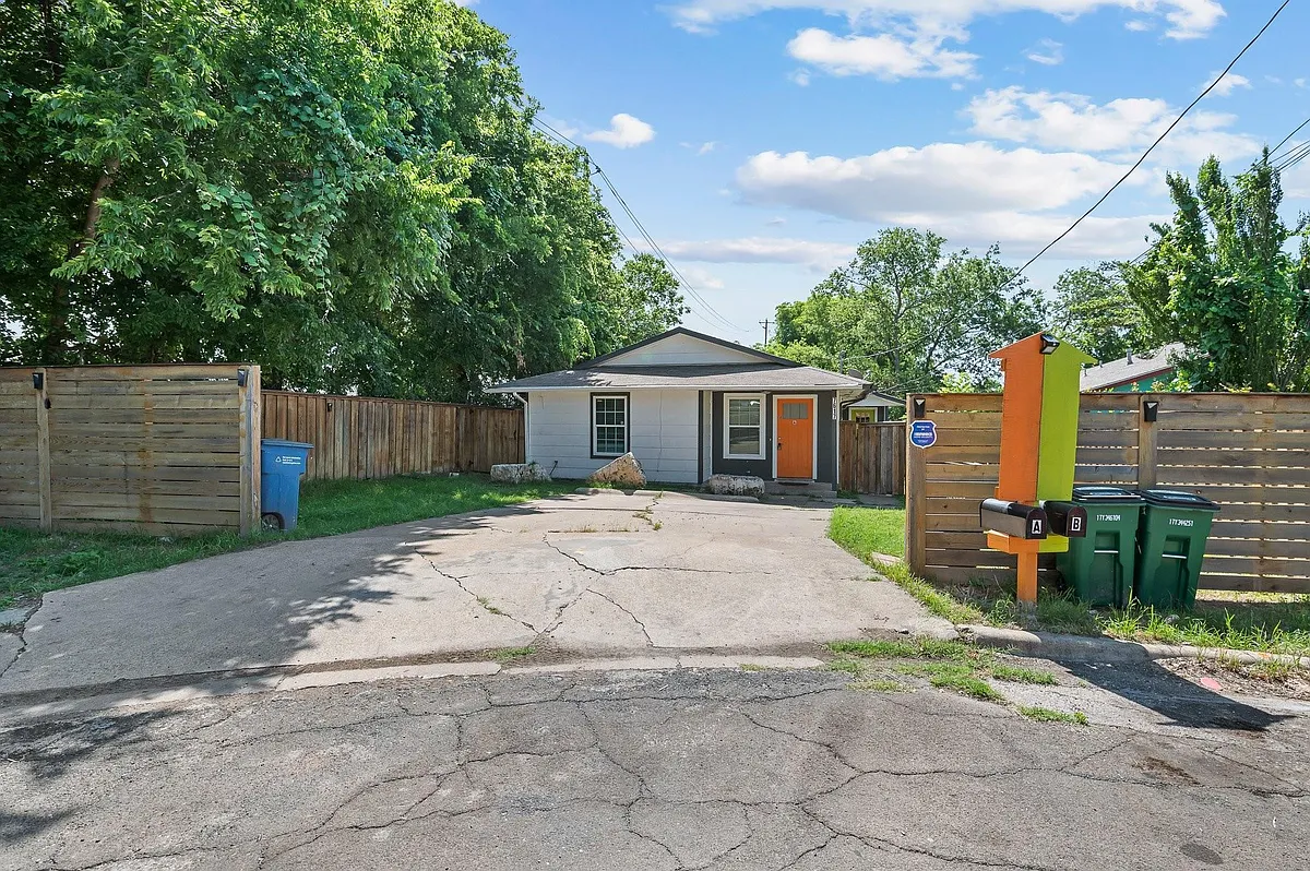 Building Photo - 7617 Meador Ave #A