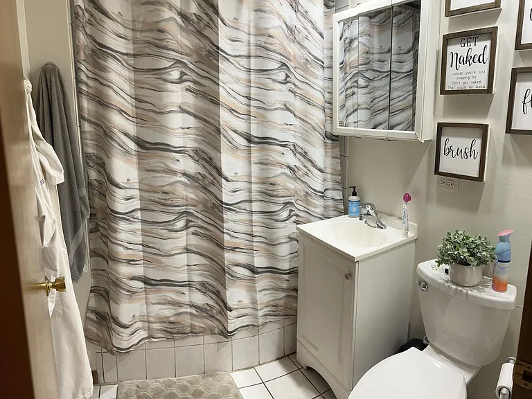 2352 N Damen Ave #1R — Photo 7