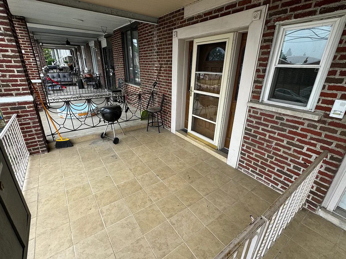 Building Photo - 6143 W Jefferson St #2