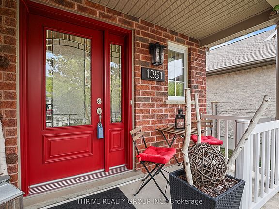 3rd image of 1351 Pleasantview Dr