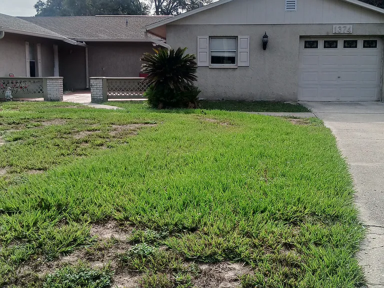 1374 Giles Ave — Photo 1