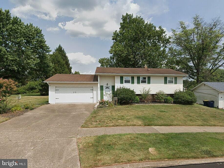 1st image of 7 Heatherland Rd