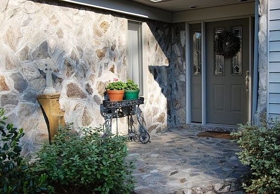 3rd image of 101 Beechwood Dr