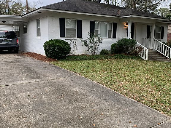 2nd image of 2852 Thornhill Dr