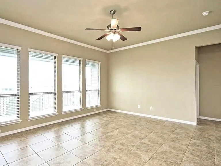 5707 Blackstone Dr — Photo 3