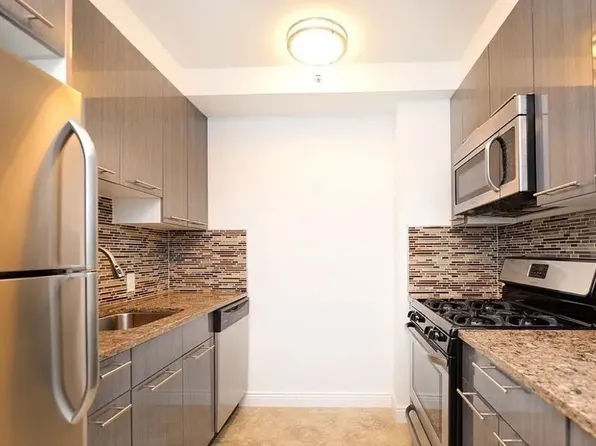 3440 Guider Avenue image 1 of 10