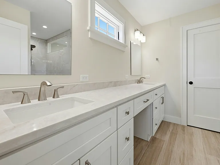 3104 Sound Ave — Photo 9