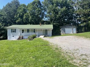 115 Downs Dr, Jamestown, TN 38556