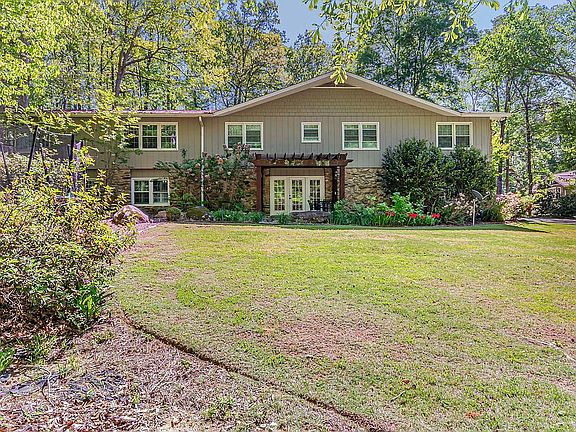 5th image of 464 University Cir