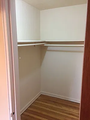 Rented by Metroline Realty | media 35