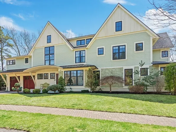 152 Partridge Ln, Concord, MA 01742
