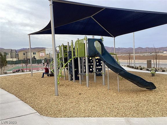 3rd image of 2773 Peacock Blue Ave