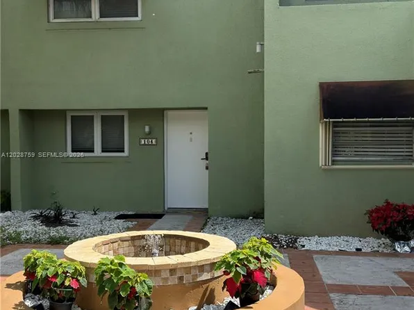11163 NW 7th St APT 201-19, Miami, FL 33172