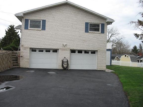 3rd image of 114 Golf Dr