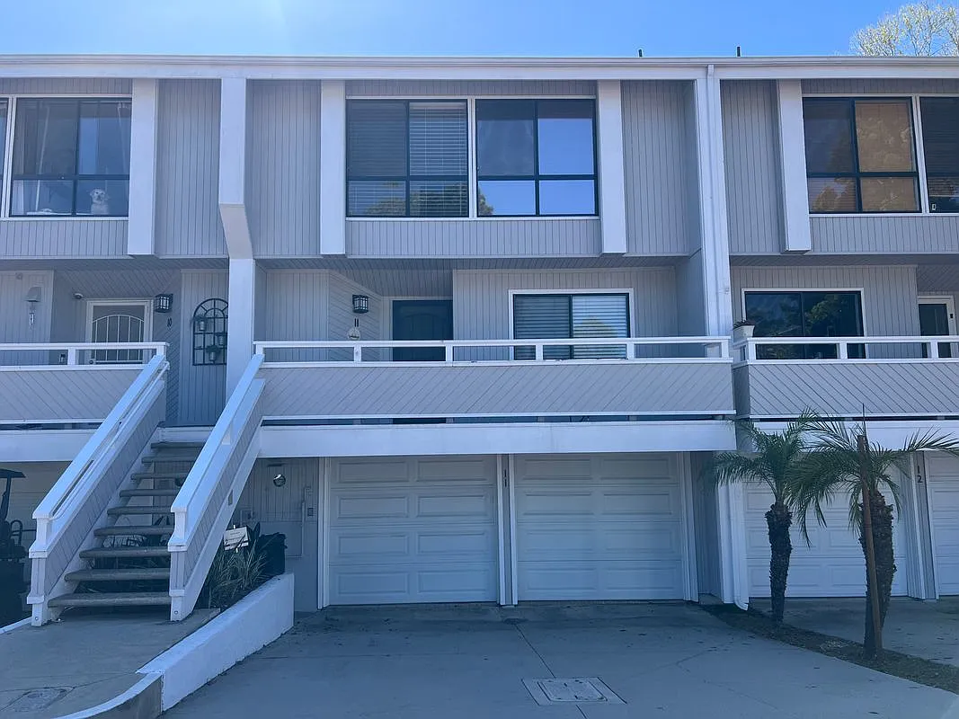 3 bed, 2.5 bath, 1647 sqft, $5,200 — Photo 1