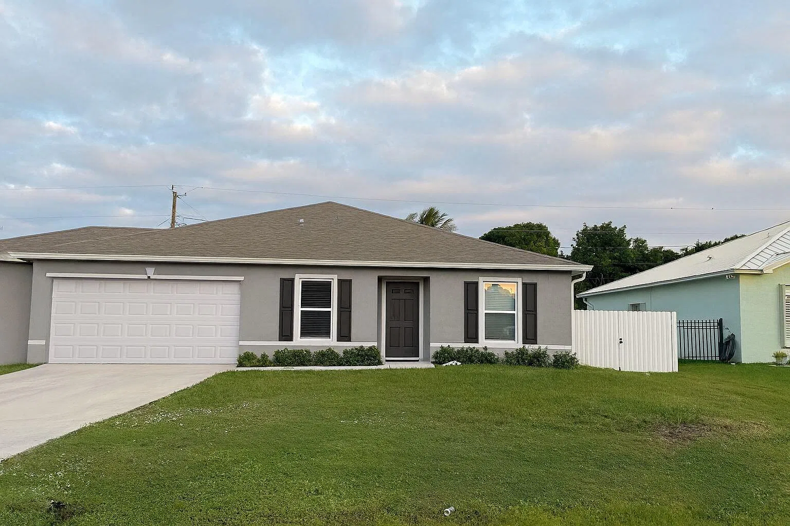 3 bed, 1.0 bath, 1796 sqft, $2,198 — Photo 2