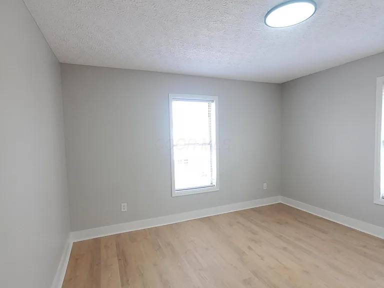 33 S Cypress Ave — Photo 14