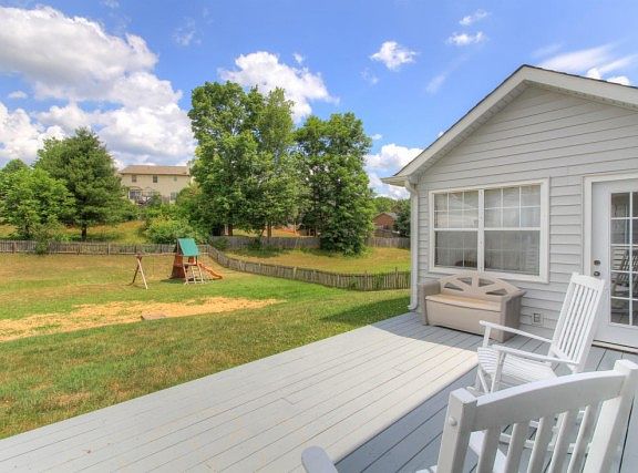 2nd image of 9304 Countryway Dr