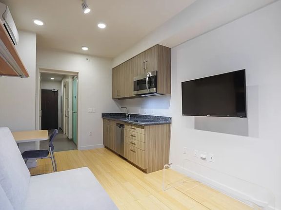 3rd image of 2712 Shattuck Ave #205