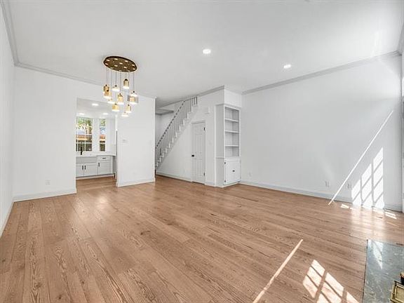 2nd image of 4424 Holland Ave APT 303
