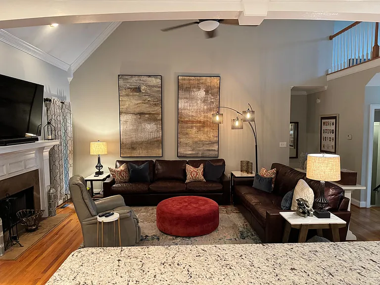 1161 Southwind Dr — Photo 3
